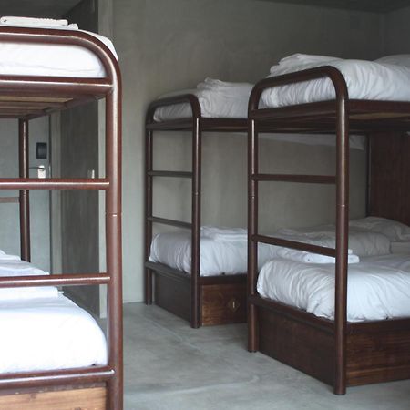 N1 Hostel Apartments And Suites Сантарен Номер фото