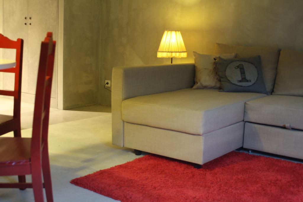 N1 Hostel Apartments And Suites Сантарен Номер фото