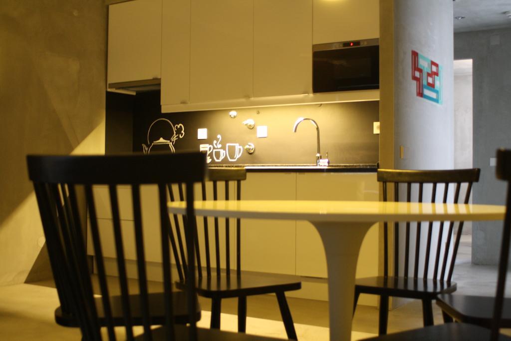 N1 Hostel Apartments And Suites Сантарен Номер фото