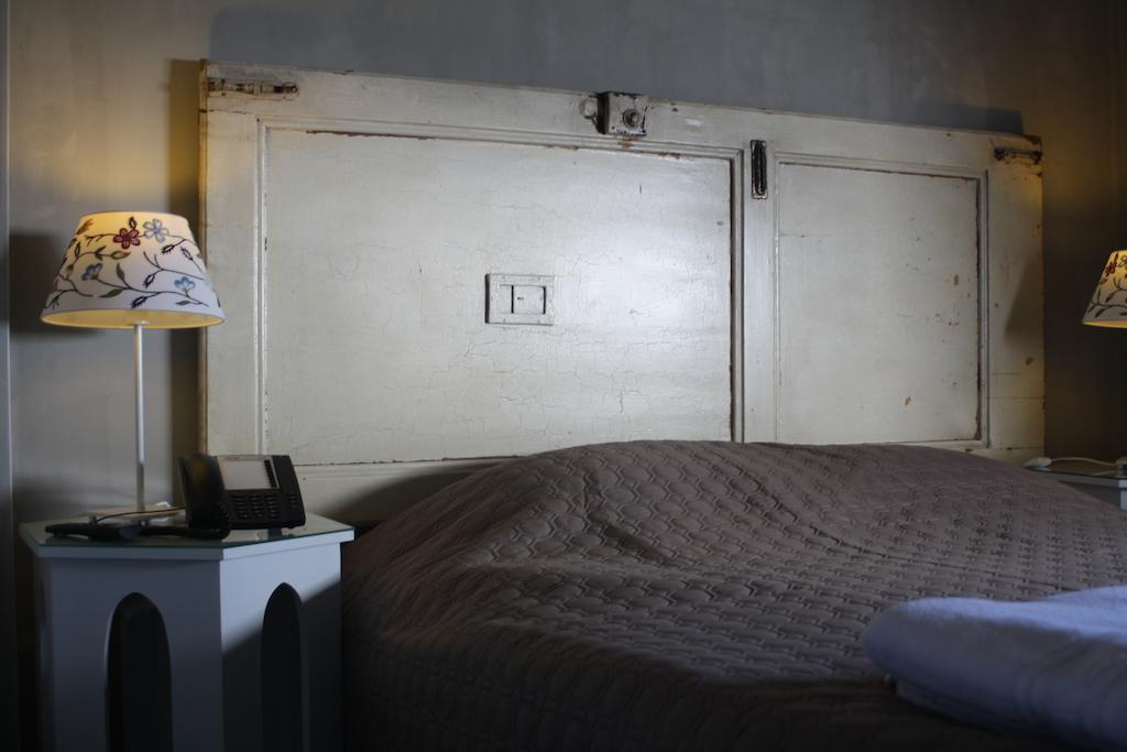 N1 Hostel Apartments And Suites Сантарен Номер фото