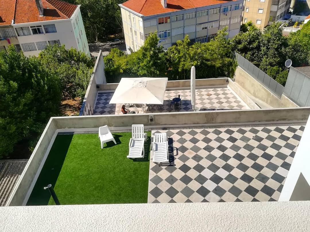 N1 Hostel Apartments And Suites Сантарен Экстерьер фото