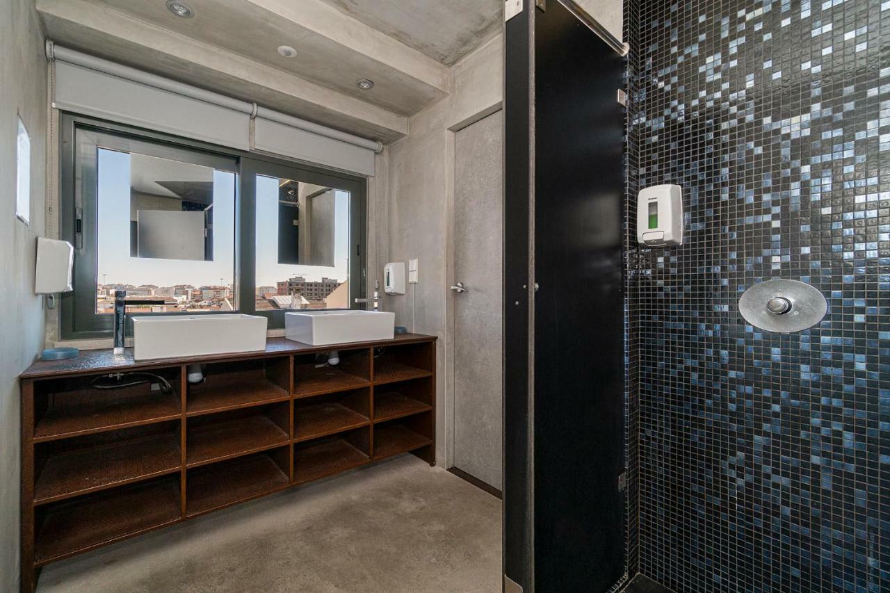 N1 Hostel Apartments And Suites Сантарен Экстерьер фото