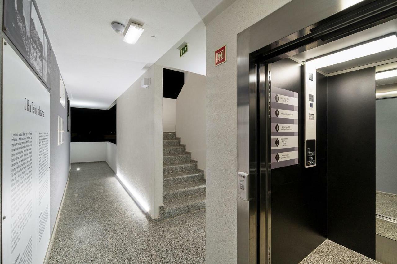 N1 Hostel Apartments And Suites Сантарен Экстерьер фото