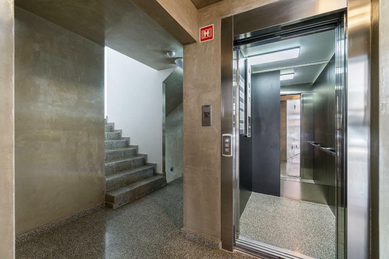 N1 Hostel Apartments And Suites Сантарен Экстерьер фото